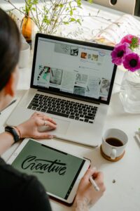 Écrire une newsletter : guide dédié à la pro de la parentalité