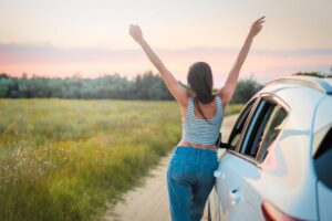 Auto entrepreneure en périnatalité et salariée : comment gérer ?